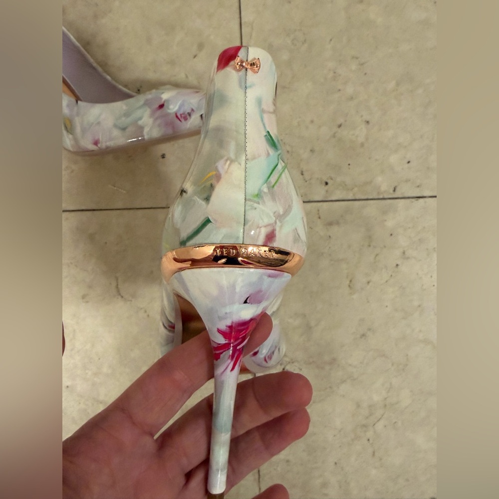 Ted Baker Multicolor Floral Heels called “Hanging Gardens”.  Stunning - Picture 12 of 13